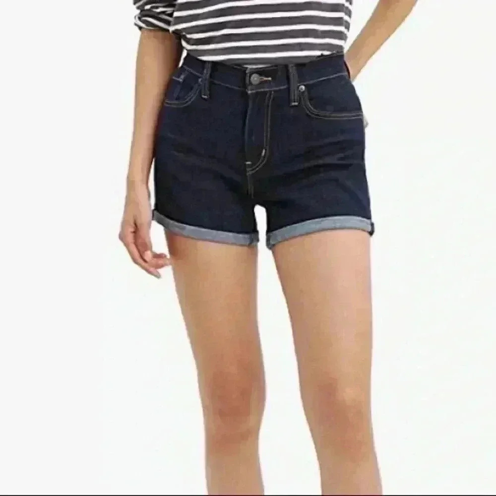 LEVI’S | Dark Wash Modern Fit Jean Shorts
